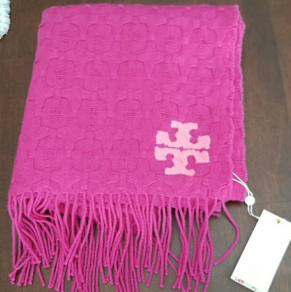Tory Burch Accessories - Tory Burch Whipstitch Woven T Scarf